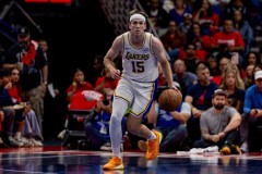 曝湖人火箭酝酿2换1交易 涉及里夫斯和小贾巴里