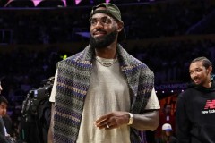 詹姆斯有望成首位征战23赛季球员 已参与5V5对抗