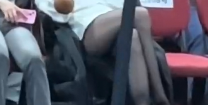 腿比命长，CBA场边的美女观众