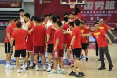中国男篮出征亚洲杯 阵容残缺以锻炼新人为主