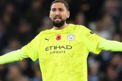 多纳鲁马抗议裁判染黄 伯恩茅斯进球引发争议