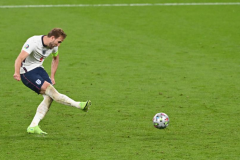 加时赛上半场战报：英格兰2-1丹麦 凯恩失点后补射破门