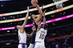 NBA常规赛湖人114-106击败开拓者 詹姆斯贡献38分8助