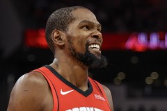 杜兰特用高效回应低迷 15中11轰下31分