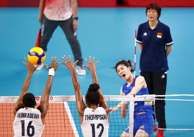 中国女排不敌美国遭遇两连败