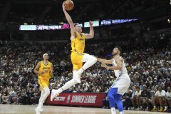 今日nba夏季联赛湖人94-81击败鹈鹕 布朗尼14分里夫斯20分6板