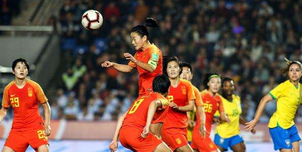 中国女足战胜巴西夺冠