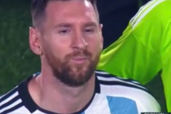 阿根廷夺冠后首场比赛梅西眼眶湿润 大马丁激动流泪
