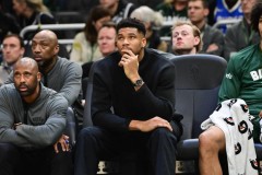 美媒建议火箭9换1交易字母哥 涉及申京和未来选秀权