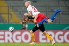 德国杯失利后 汉堡球员与对方球迷发生冲突