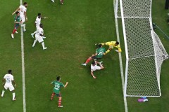 世界杯最新赛况：沙特1-2墨西哥双双出局 查韦斯世界波 洛萨诺两度破门被吹