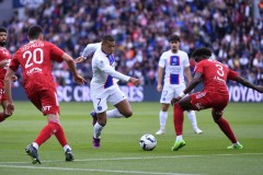 法甲最新战况：巴黎圣日耳曼主场1-0力克布雷斯特 内马尔破门多纳鲁马扑点