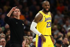 韦德调侃詹姆斯 称不关心雷迪克对球队的批评