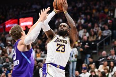 詹姆斯或在11月中旬迎首秀 已获准参与对抗训练