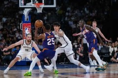 曾凡博nba首秀登场10分钟0出手 数据1抢断3犯规