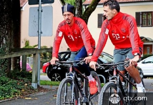拜仁成绩不理想 科瓦奇的自行车训练都是错