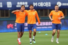 泰山队23人参与赛前训练 五外援在列 李源一或将复出