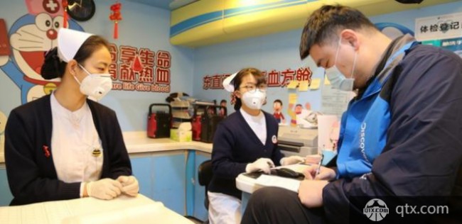 中国篮协姚明带领12人义务献血