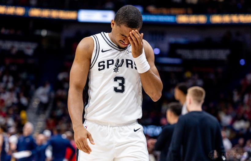 爵士终结马刺8连胜