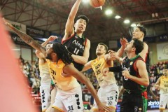 余嘉豪全场0运动战出手16分 罚球17中16