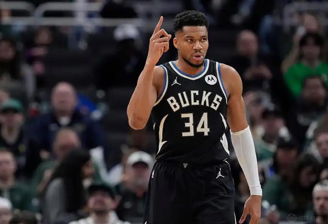 字母哥生涯158次30+10+5