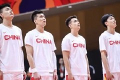 中国男篮四后卫1助攻 手感不佳陷入单打独斗