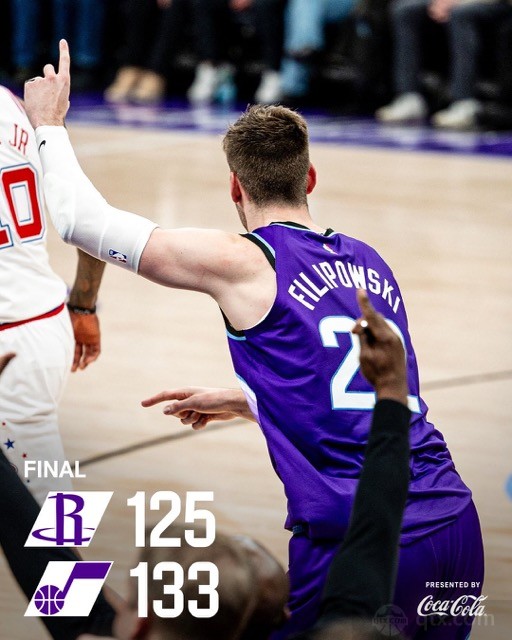 火箭客场125-133不敌爵士