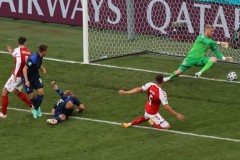 歐洲杯：丹麥0-1芬蘭 埃裏克森險遭不幸波赫揚帕洛頭球衝頂破門