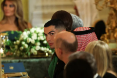 C罗与马斯克现身白宫晚宴 C罗造访白宫