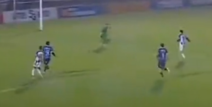 普斯卡什？阿根廷门将开大脚直接破门