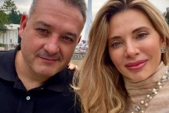 前广州队主帅萨尔瓦多与妻子游广州 今年9月下课