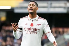 萨利巴将随队出战布鲁日 枪手后防迎来关键球员回归