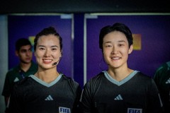 中超联赛首次由女裁判担任主裁 足协加大培养女裁判员力度