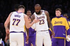 NBA常规赛战报湖人136-115大胜鹈鹕豪取7连胜 东契奇30分詹姆斯达成5万分