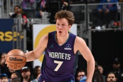 克努佩尔生涯三分球命中总数达100个 创新秀最快纪录