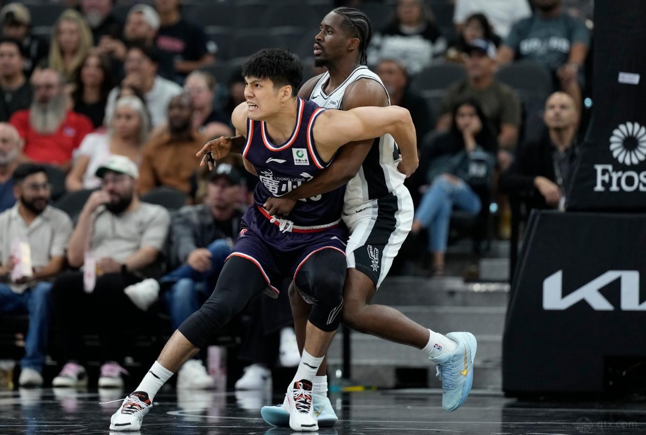 陈国豪3场NBA季前赛合计33分