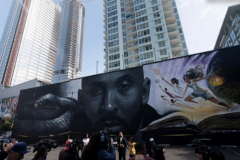 洛杉矶最大的科比壁画揭幕 大量球迷打卡留念