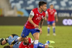 美洲杯乌拉圭1-1智利战报：巴尔加斯爆射破门 比达尔自摆乌龙