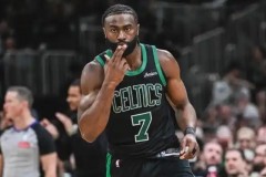 今日nba凯尔特人142-105狂胜步行者 布朗轰下44分