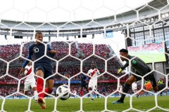 世界杯C组第2轮 法国1:0小胜秘鲁提前小组出线 秘鲁出局