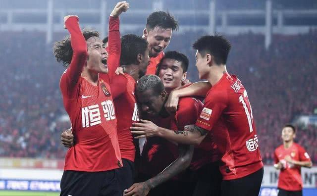 卡纳瓦罗恒大2-0上港