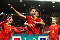 女足世界杯：十人中国1-0战胜海地迎首胜 王霜点射张琳艳造点张睿直红