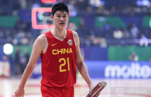 中国男篮球员胡金秋
