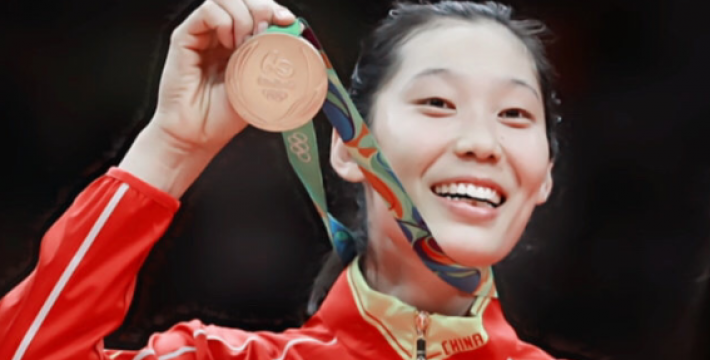 东京奥运会中国代表团旗手朱婷 中国女排加油！