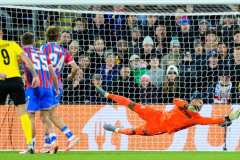 欧协联水晶宫2-2库普斯 进入淘汰赛附加赛