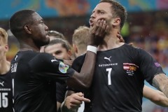 欧足联官方：阿瑙托维奇因涉嫌种族歧视被停赛一场