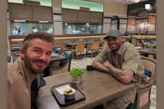 贝克汉姆晒与安东尼合照 两人在中国相遇