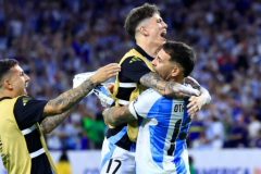 阿根廷队备战美洲杯决赛 潘帕斯雄鹰力争卫冕