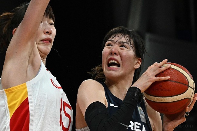 中国女篮经过加时苦战以87-81击败韩国女篮