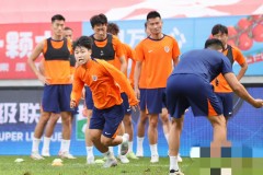 青岛海牛将战上海海港 李霄鹏承诺全力以赴